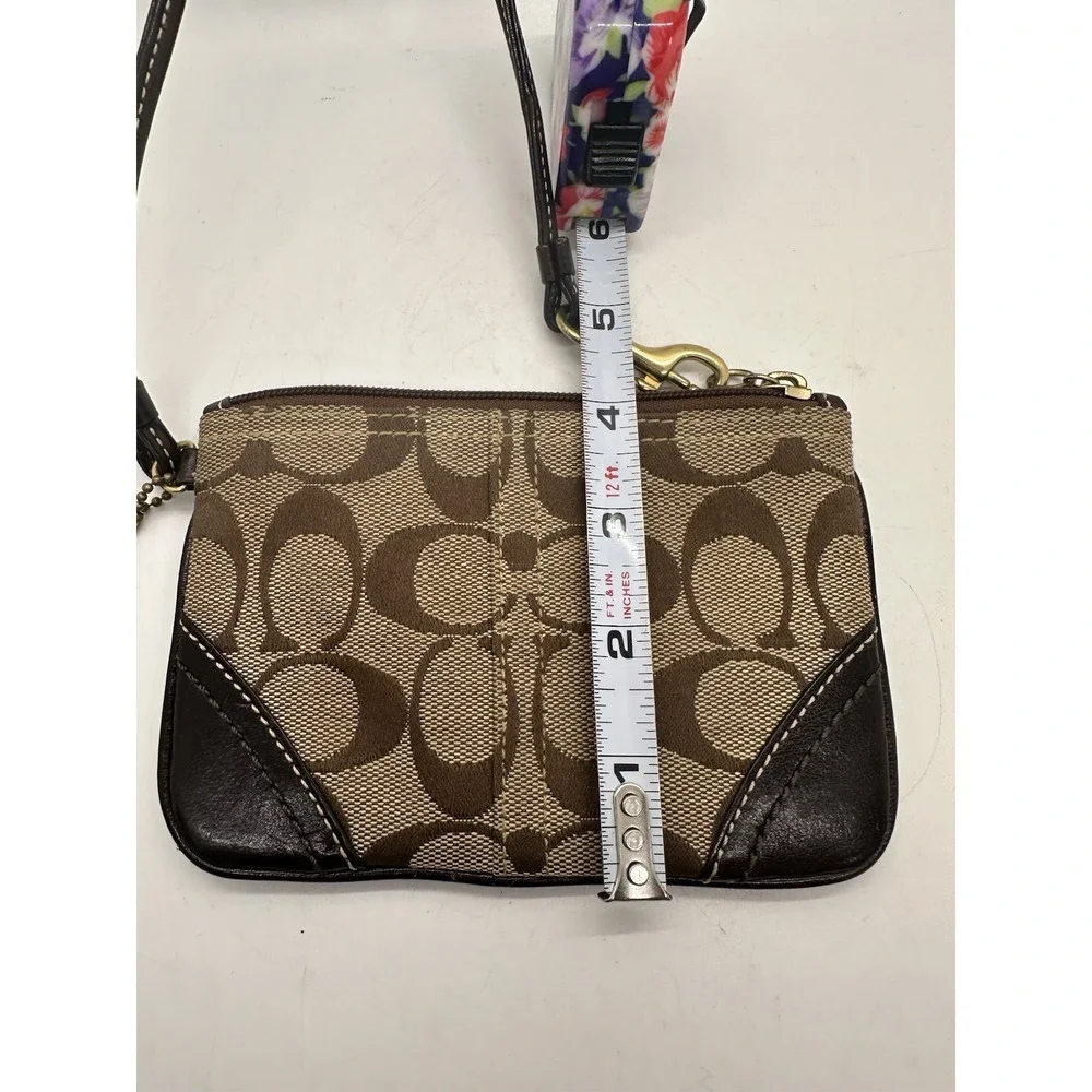 Coach Signature Jacquard Wristlet Brown Khaki Small Zip Pouch‎ EUC